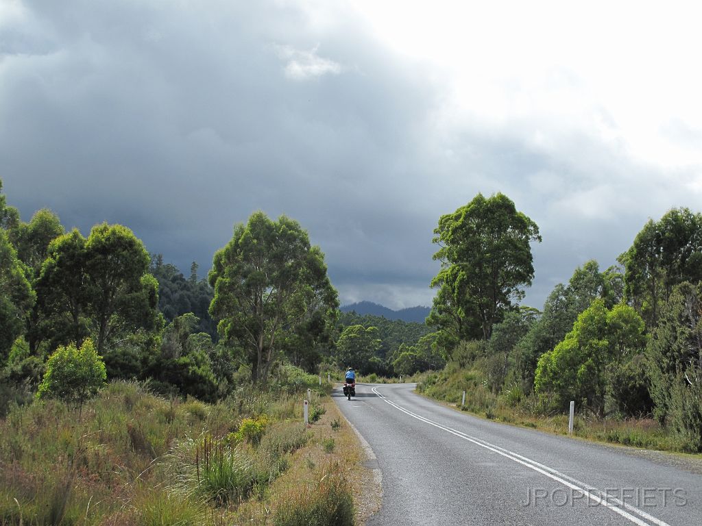 IMG_2520.JPG - Lyell High way