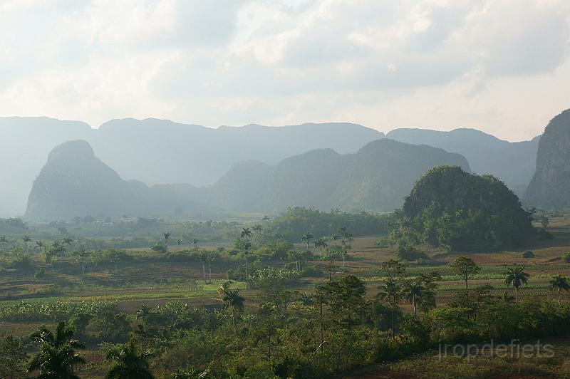 DSC04072.JPG - Mogotes bij Viñales