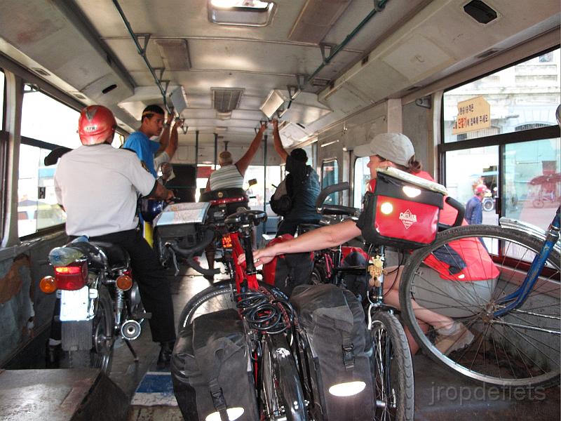 IMG_0228.JPG - De cyclo bus