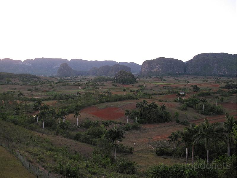 IMG_0342.JPG - Mogotes bij Viñales