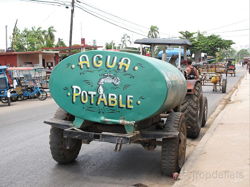 IMG_0371.JPG - drinkwater???