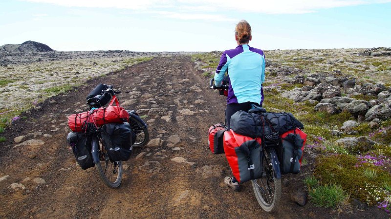 2016-ijsland-085.jpg - slecht wegdek in debuurt van Grindavik