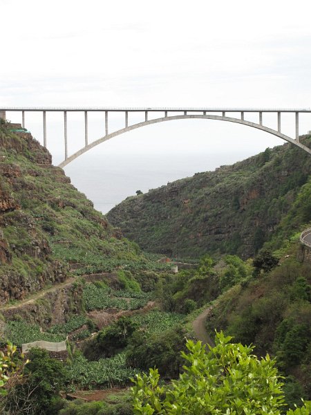 la-palma-2012-028.jpg - Brug bij Los Sauces