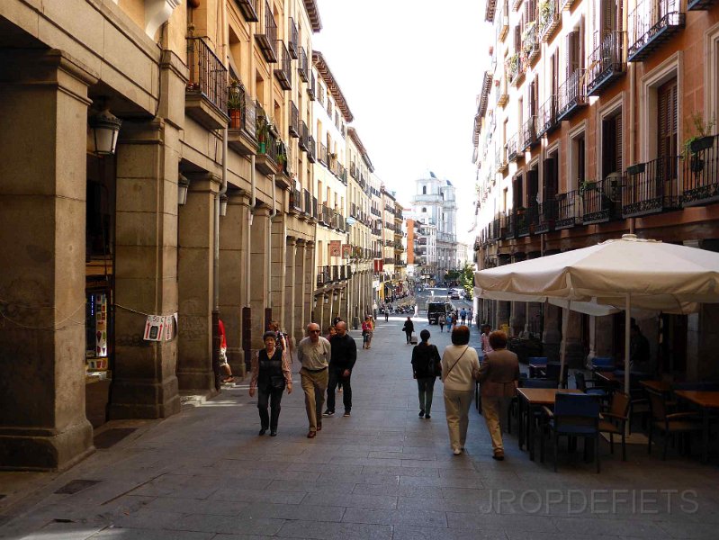2015-spanje-041.jpg - Winkelstraatje in Madrid