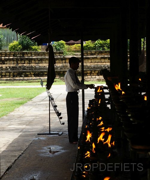 2014-sri-lanka-109.jpg - Tempel van de tand, Kandy