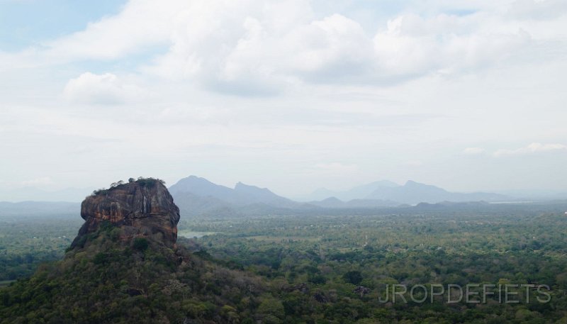 2014-sri-lanka-120.jpg - Sigiriya, uitzicht op de koningsrots