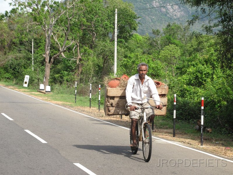 2014-sri-lanka-162.jpg - breekbaar vervoer