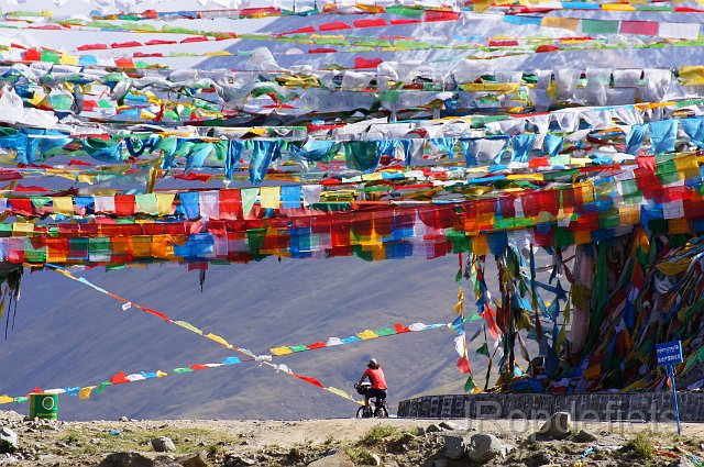 DSC02956.JPG - colletje op weg naar Lhasa vanaf het Ganden klooster