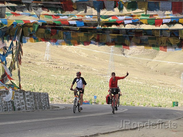IMG_1260.JPG - colletje op weg naar Lhasa vanaf het Ganden klooster
