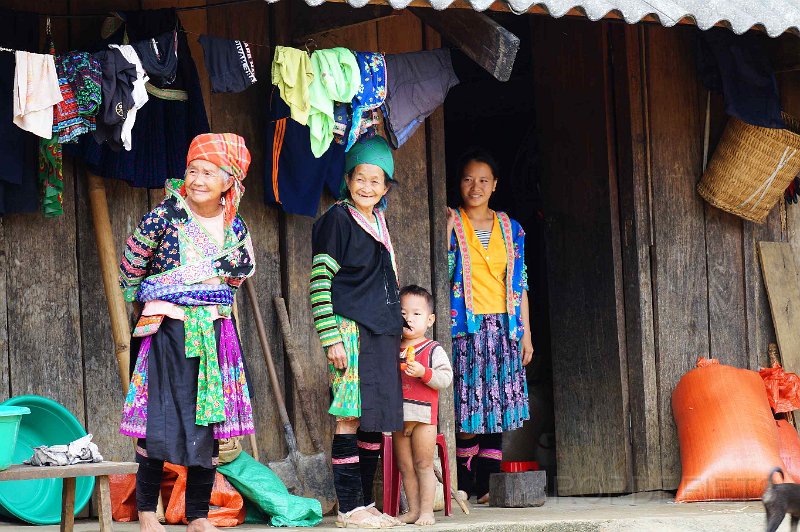 vietnam2018-055.jpg - Klederdracht bij Lau Chau