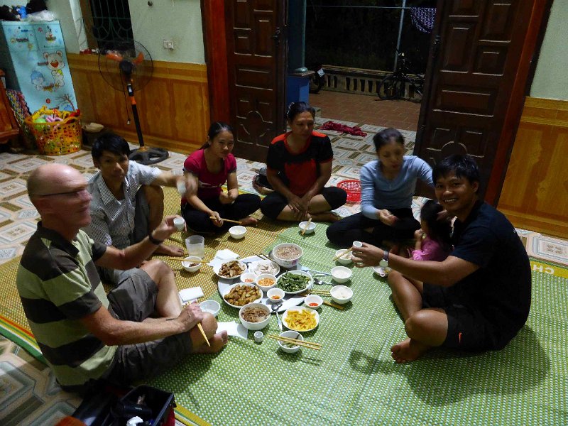 vietnam2018-121.jpg - Eten bij de gastheer in de Cinamon lodge