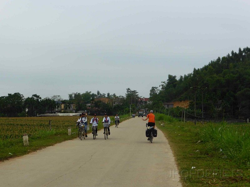 vietnam2018-135.jpg - En weer schoolkinderen