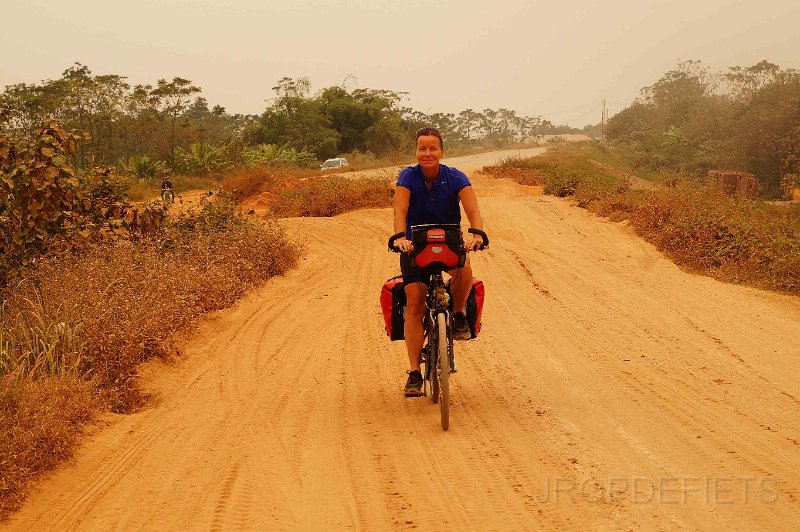vietnam2018-138.jpg - Stoffig op de fiets